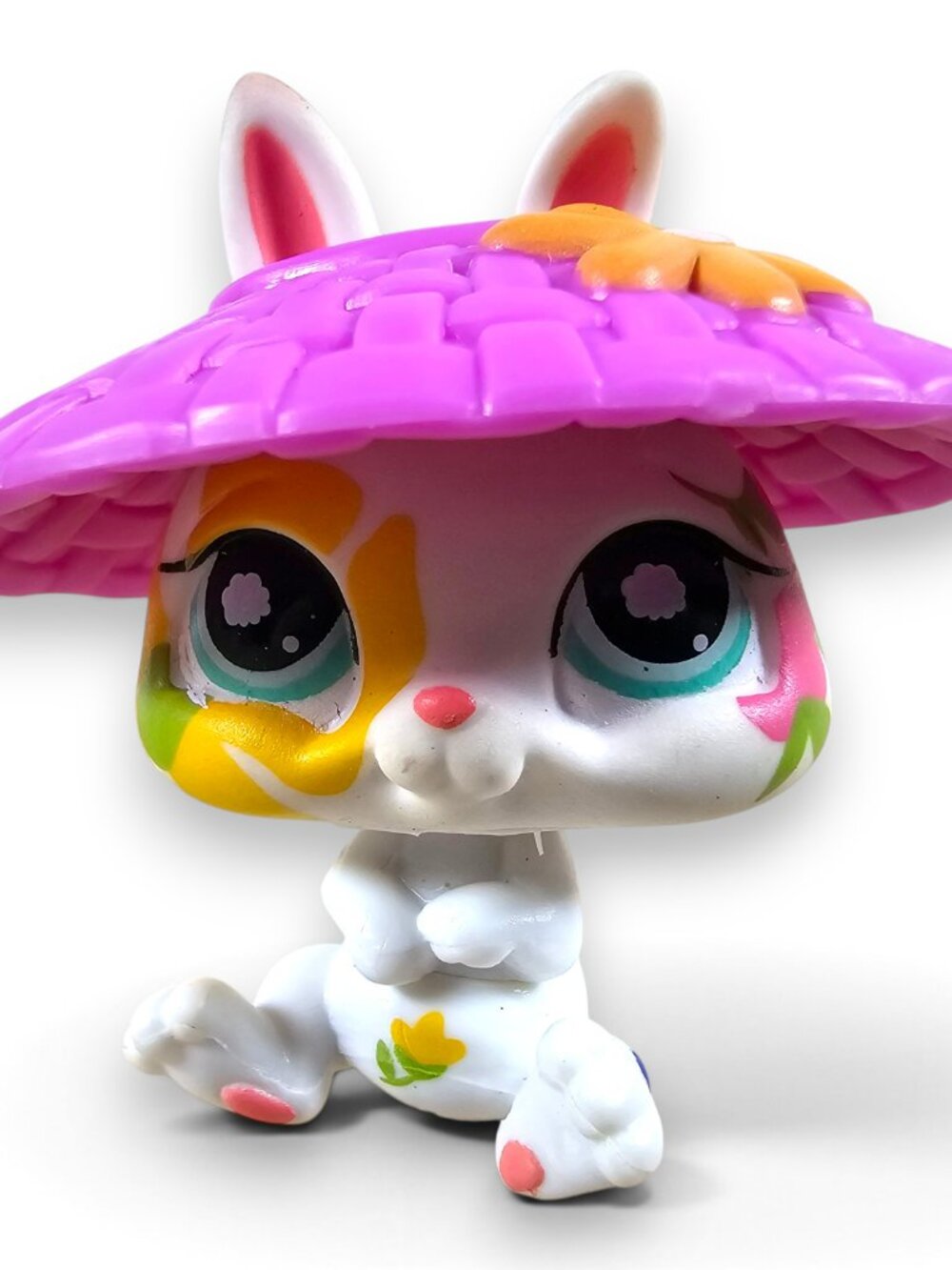 Hasbro Littlest Pet Shop #1067 Bunny Rabbit Postcard Pet White Floral Hat LPS